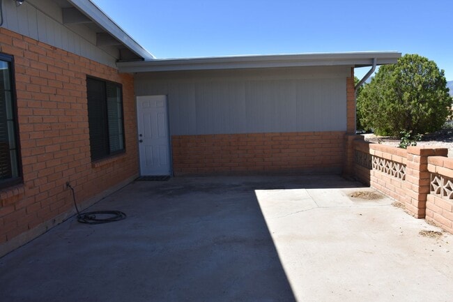 Building Photo - Great home in Mature Neighborhood