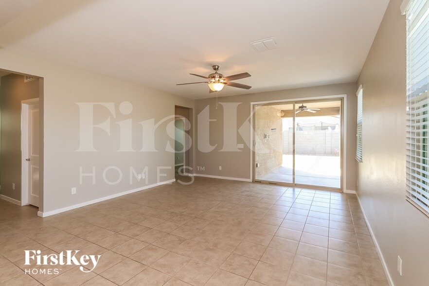 Building Photo - 4052 S 101st Ln