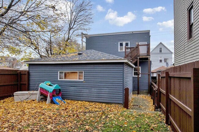 Building Photo - 3711 E 98th St
