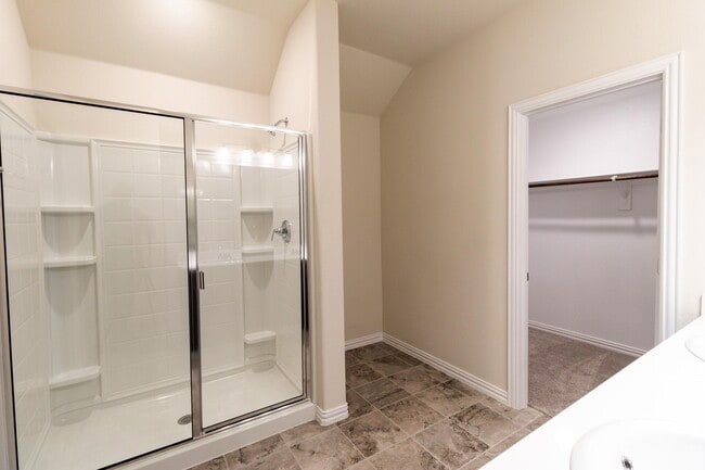 Building Photo - 572 Ruthye Ln