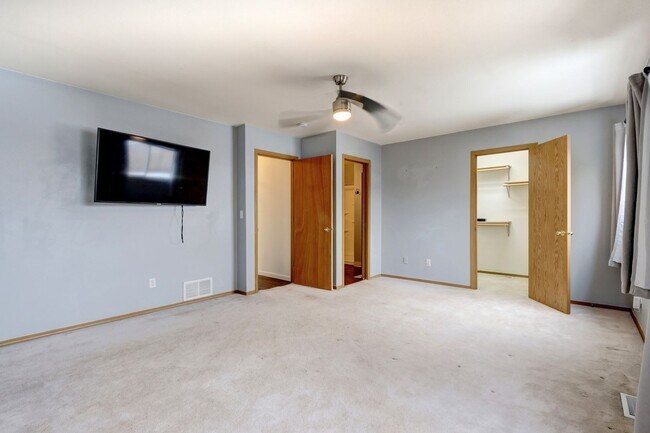 Building Photo - East Anchorage Home Near Trails & Parks; W/D in unit, Garage, Fenced Yard; Quick Access to JBER