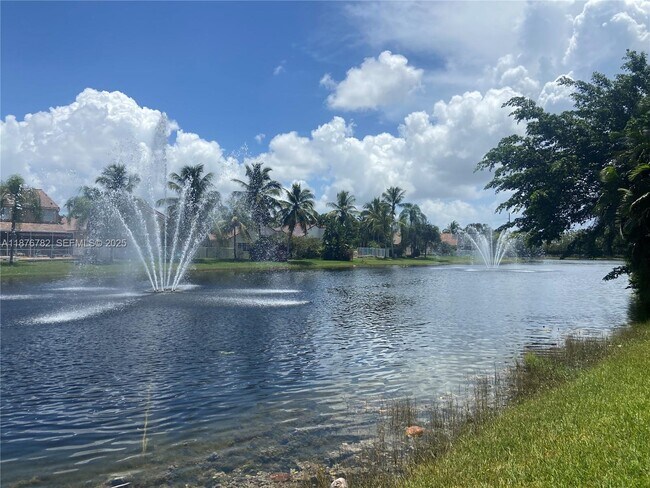 Building Photo - 241 E Bayridge Dr