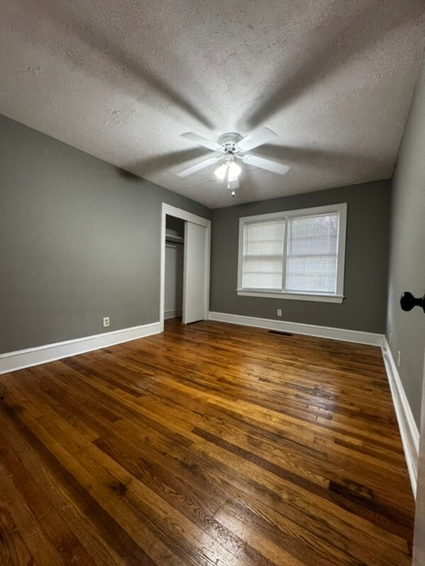 Building Photo - 2414 Slay Dr