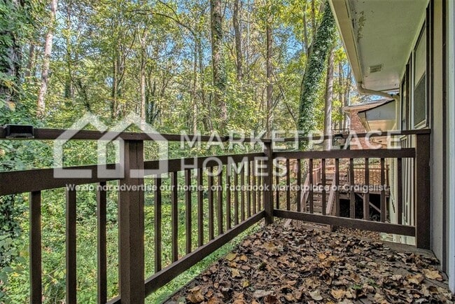 Building Photo - 2542 Melinda Dr NE