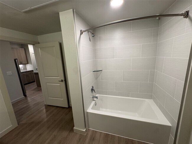 Building Photo - 6000 Jones Rd