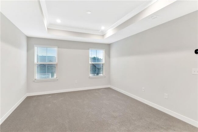 Building Photo - 555 Thatch Ter