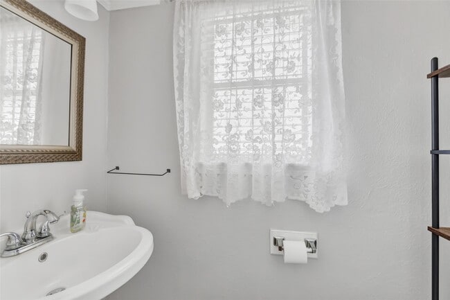 Building Photo - 19610 Forest Fern Dr