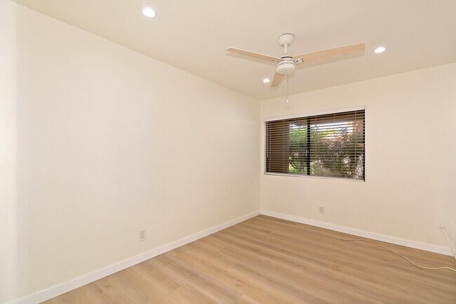 Downstairs bedroom - 69621 Karen Way