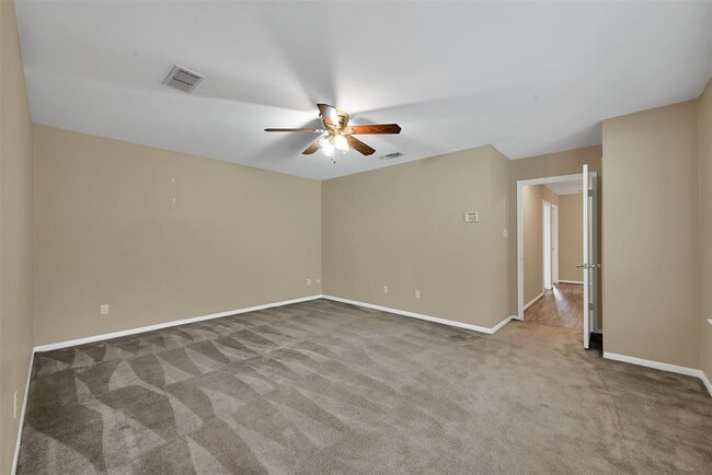 Building Photo - 2010 Tucumcari Dr