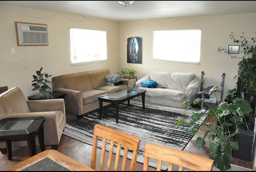 Building Photo - 324 7th Ave S