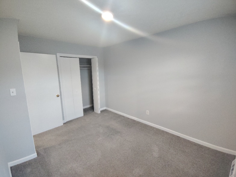 Building Photo - 74 Ferguson Dr