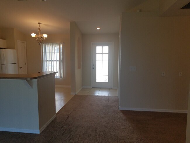 Building Photo - 1043 Cedartree Ave