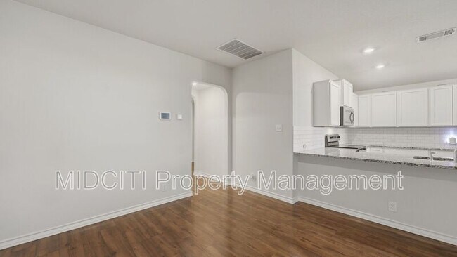Building Photo - 221 Tule Canyons