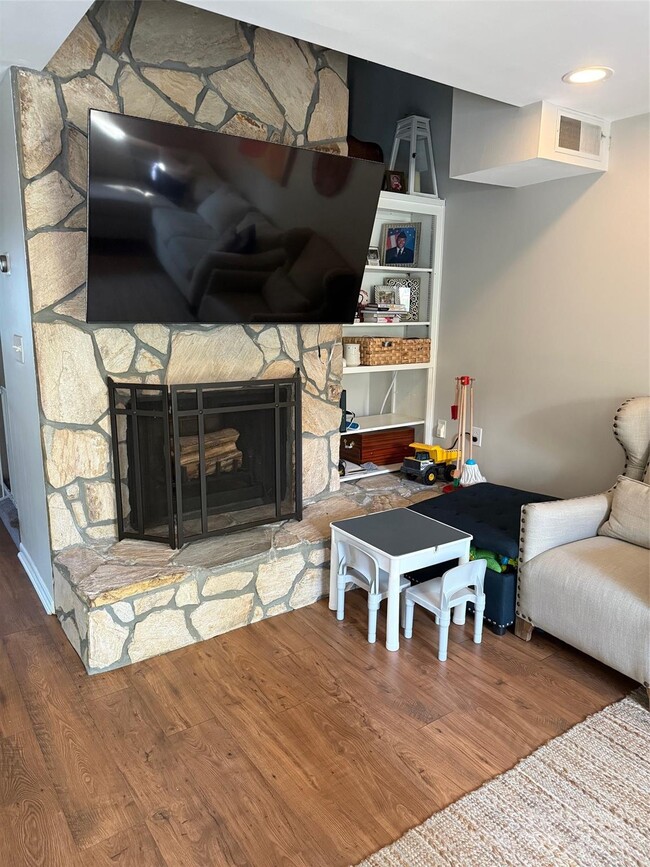 Building Photo - 7623 Mariner Cove Dr