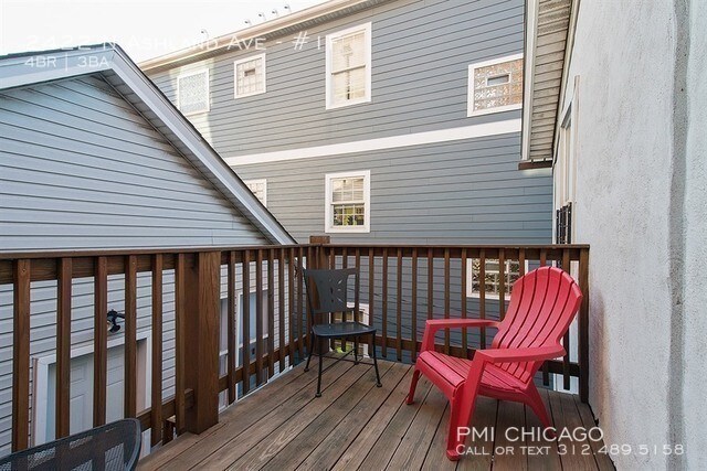 Building Photo - 2422 N Ashland Ave