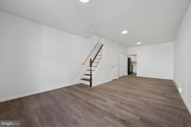 Building Photo - 2412 S Franklin St