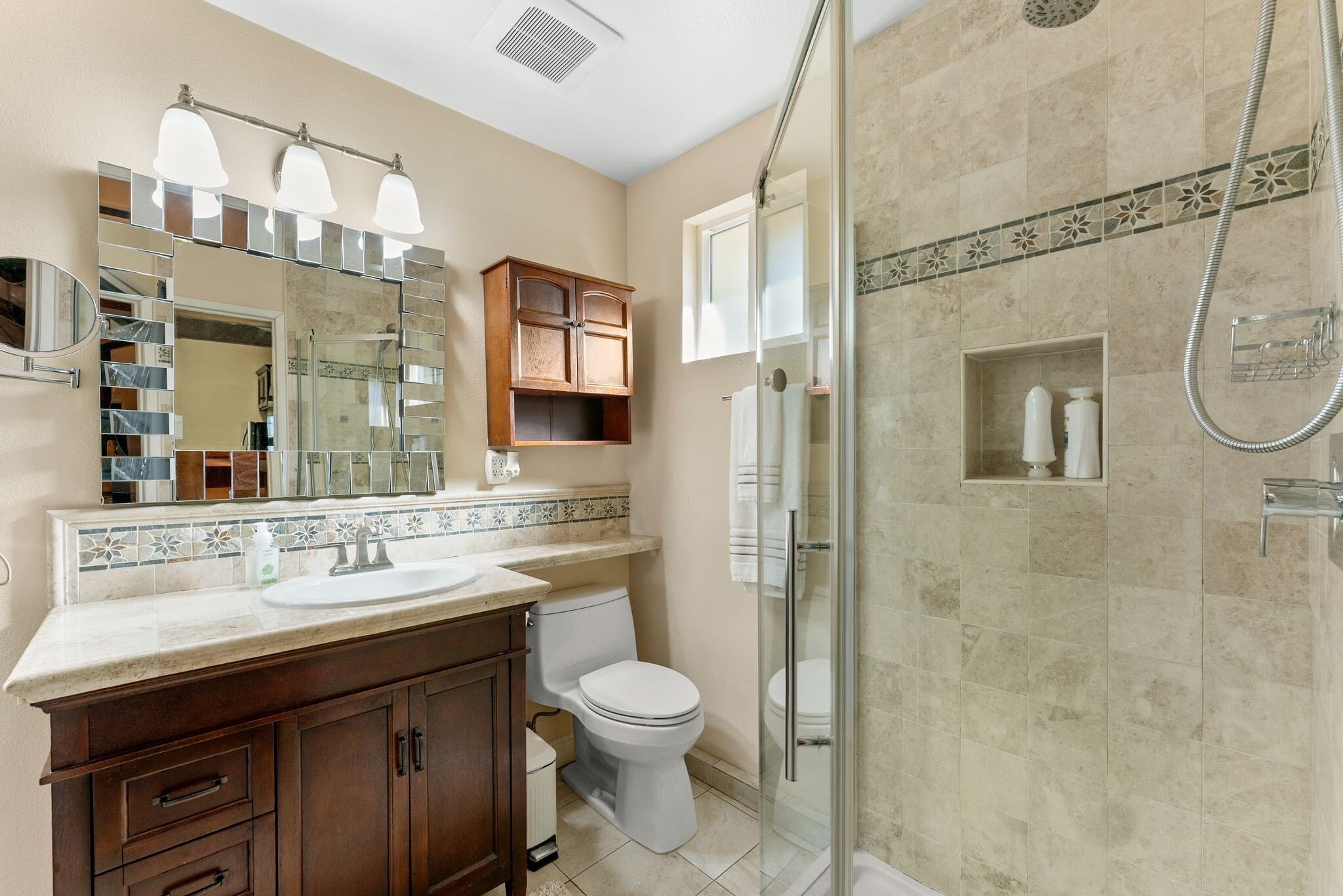 Building Photo - 7227 Fallbrook Ave