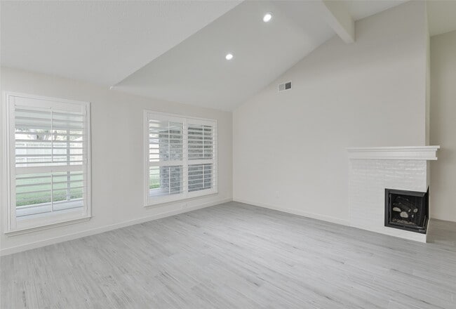 Building Photo - 2610 Sherwood Hollow Ln