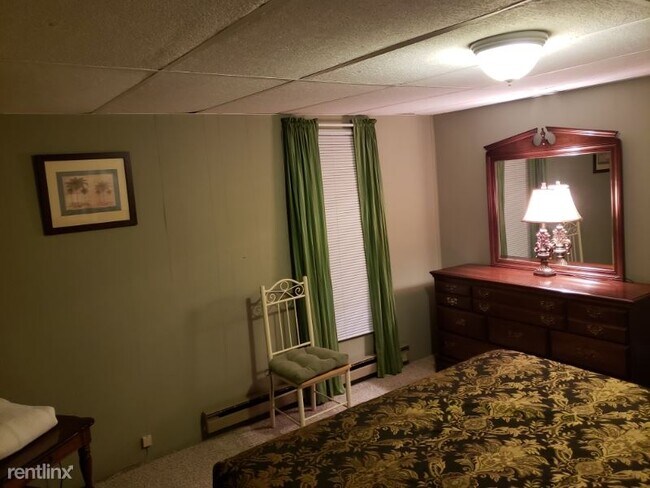 Building Photo - 117 Wilkes St