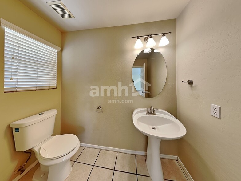 Building Photo - 7463 E Natal Ave