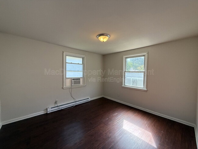 Building Photo - 1500 Airport Ave