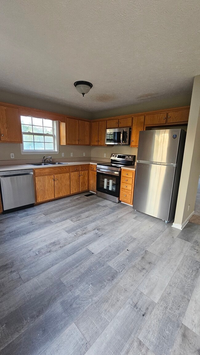 Building Photo - 138 Fox Creek Ct