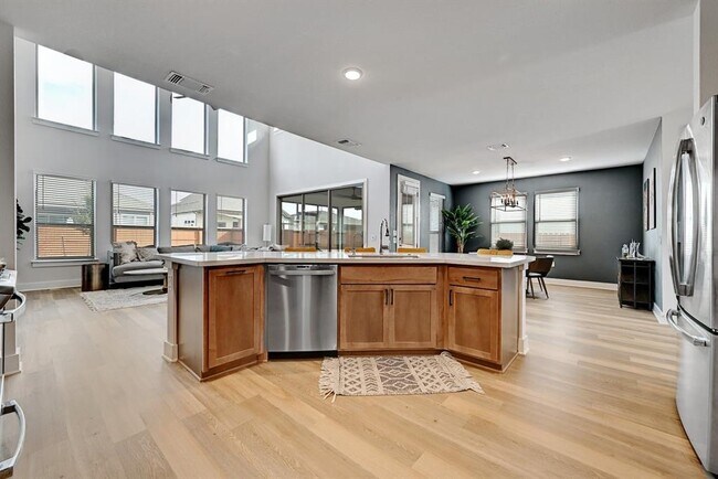 Building Photo - 8509 Silverthorne St