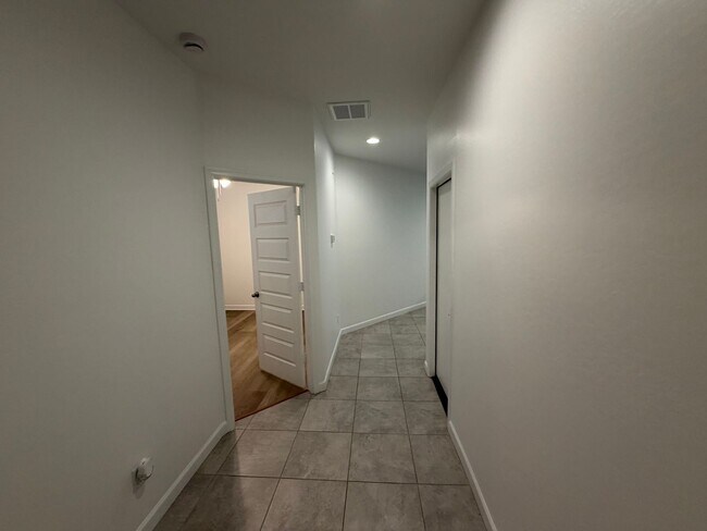 Building Photo - 22705 N Rummler Ln