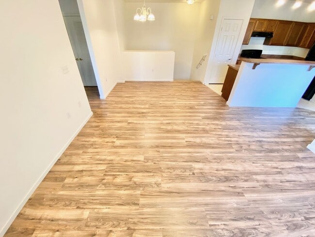 Building Photo - TOWNHOME LOCATED IN GATED BLACKHAWK COMMUN...