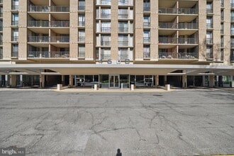 Building Photo - 4600 S Four Mile Run Dr