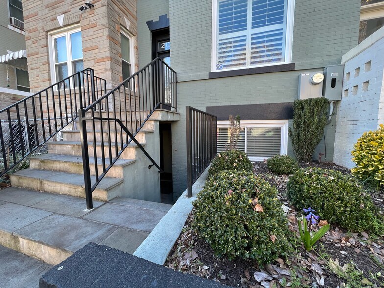Building Photo - 2108 Flagler Pl NW