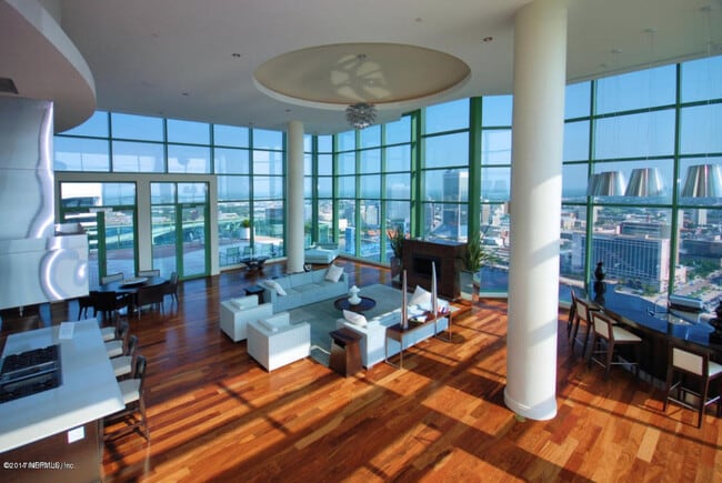 Building Photo - 1431 Riverplace Blvd
