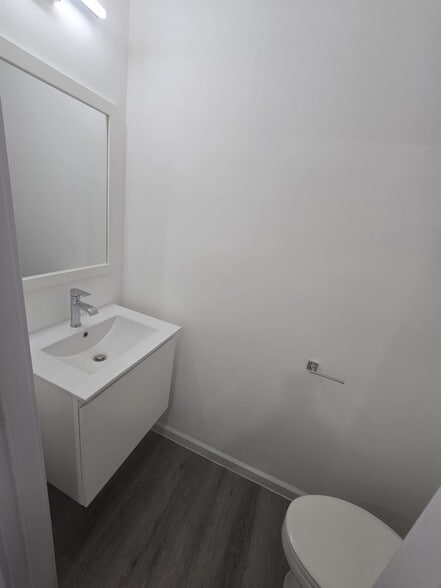 Building Photo - 568 NW 7th St