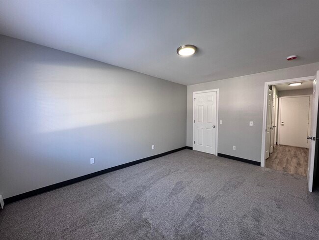 Building Photo - 379 Huse Rd