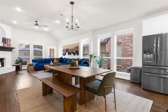 Building Photo - 853 Field Crossing