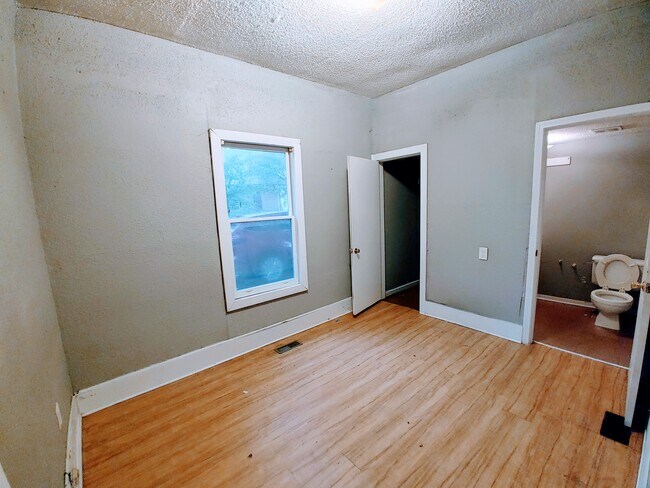 Building Photo - 232 Cansler Ave