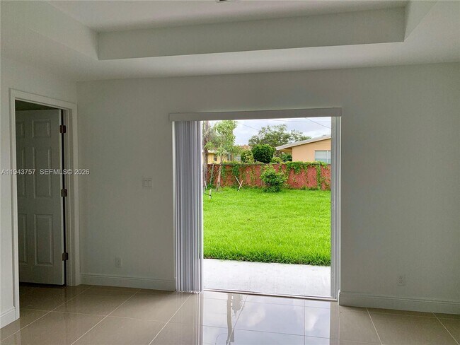 Building Photo - 5711 Buchanan St