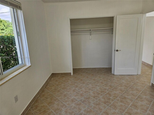 Building Photo - 145 SW 60th Ct
