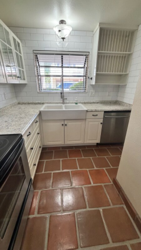 Building Photo - 7023 E 4th St