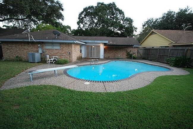 Building Photo - 986 Chamboard Ln