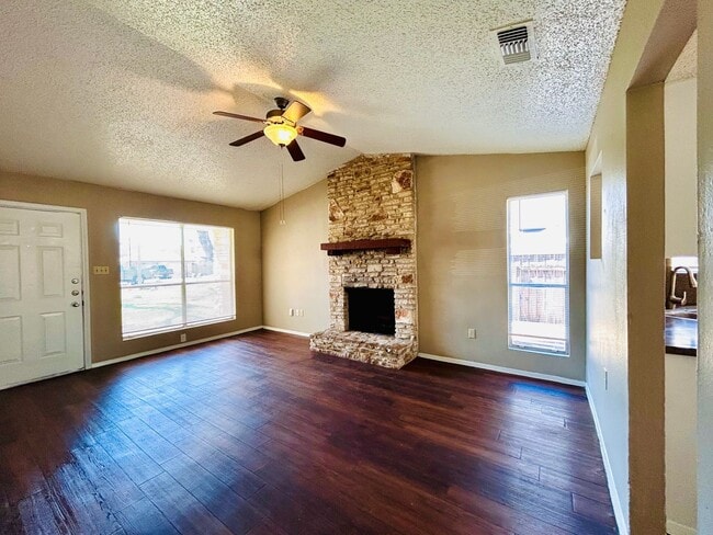 Building Photo - 1502 No Mor Cove