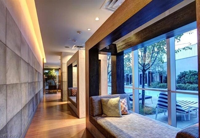 Building Photo - 4471 Dean Martin Dr