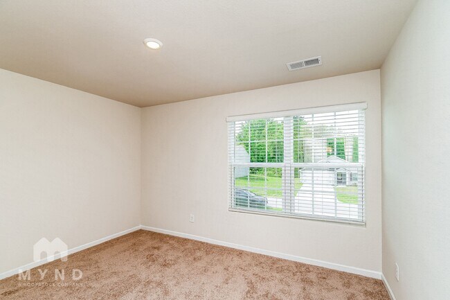 Building Photo - 265 Royal Mdw Dr