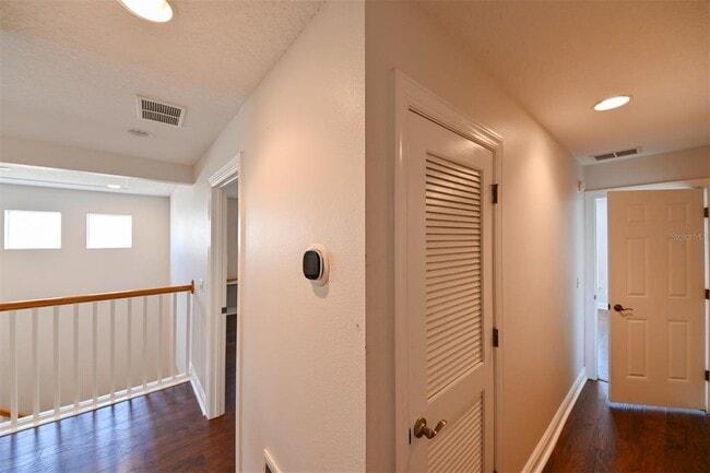 Building Photo - 277 Valencia Cir