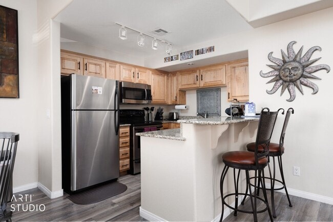 Building Photo - Beautiful 3-bedroom 2-bathroom located in ...