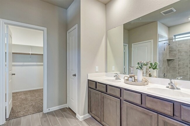 Building Photo - 5311 Sunway Dr