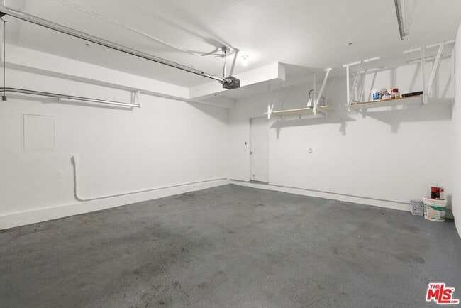 Building Photo - 15804 Crest Ln
