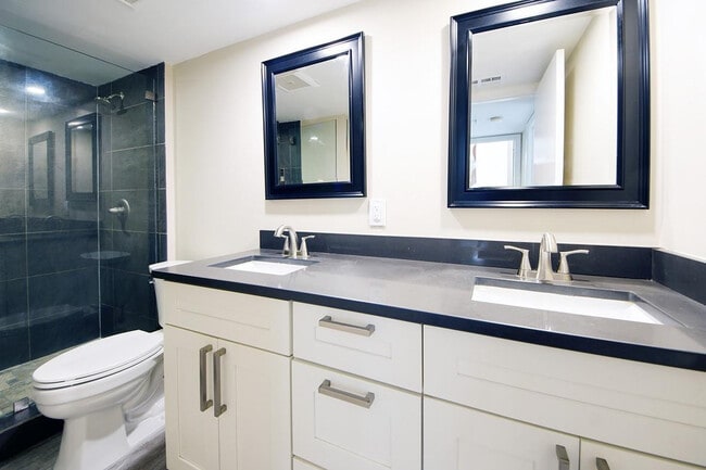 Building Photo - 1700 Embassy Dr