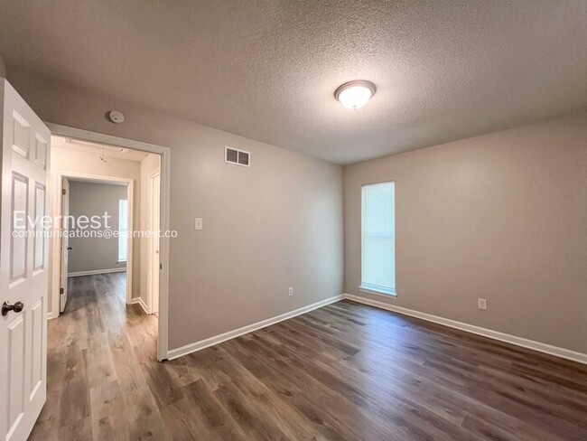 Building Photo - 4257 Renners Rd