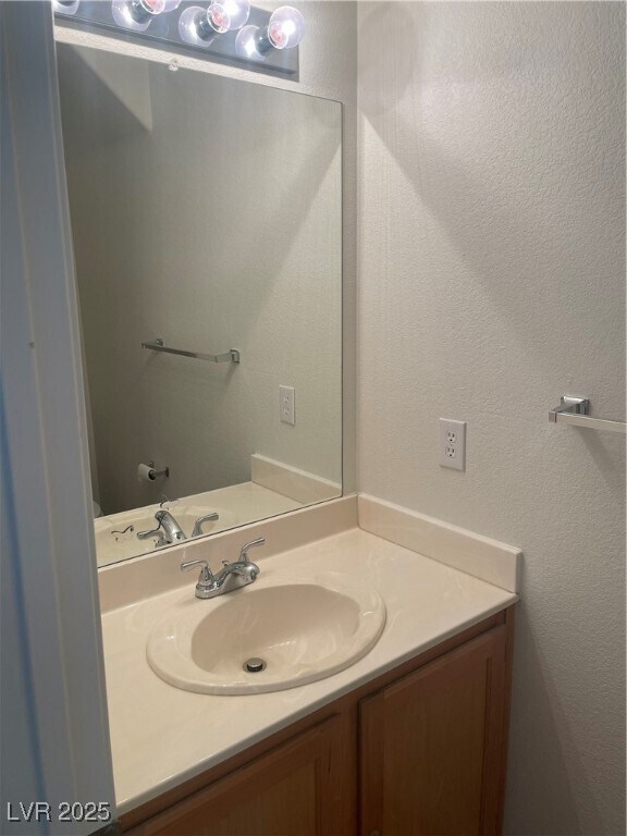 Building Photo - 9680 Redstar St